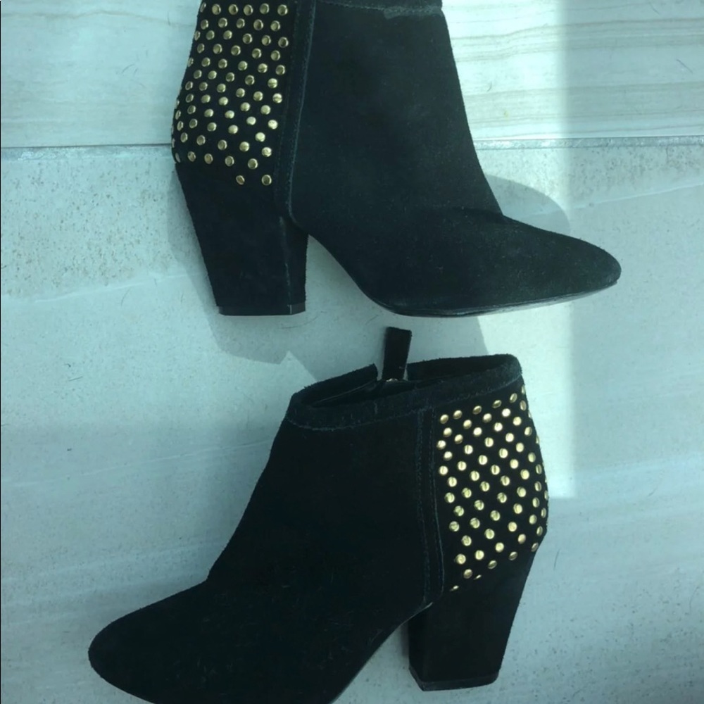 🚫SOLD🚫 Steve Madden gold studded booties - Picture 2 of 5